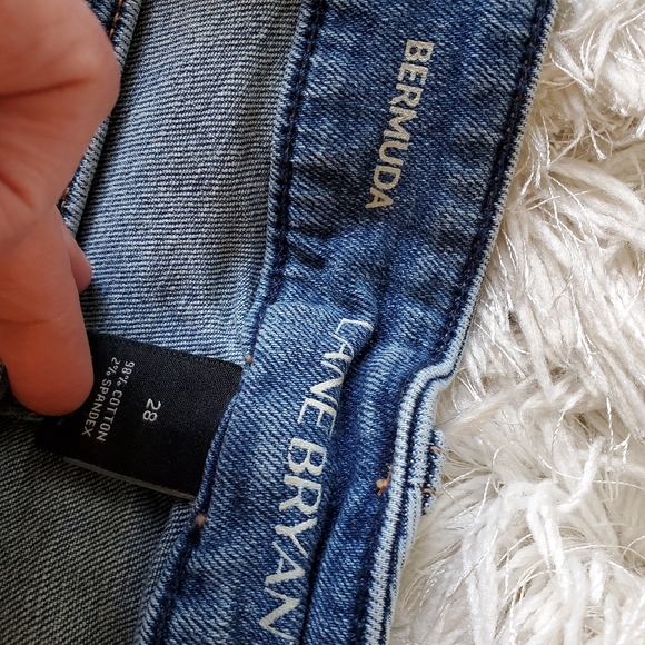 28 Lane Bryant Painted Bermuda Jean Shorts with Flowers, Raw Hem - Picture 5 of 11